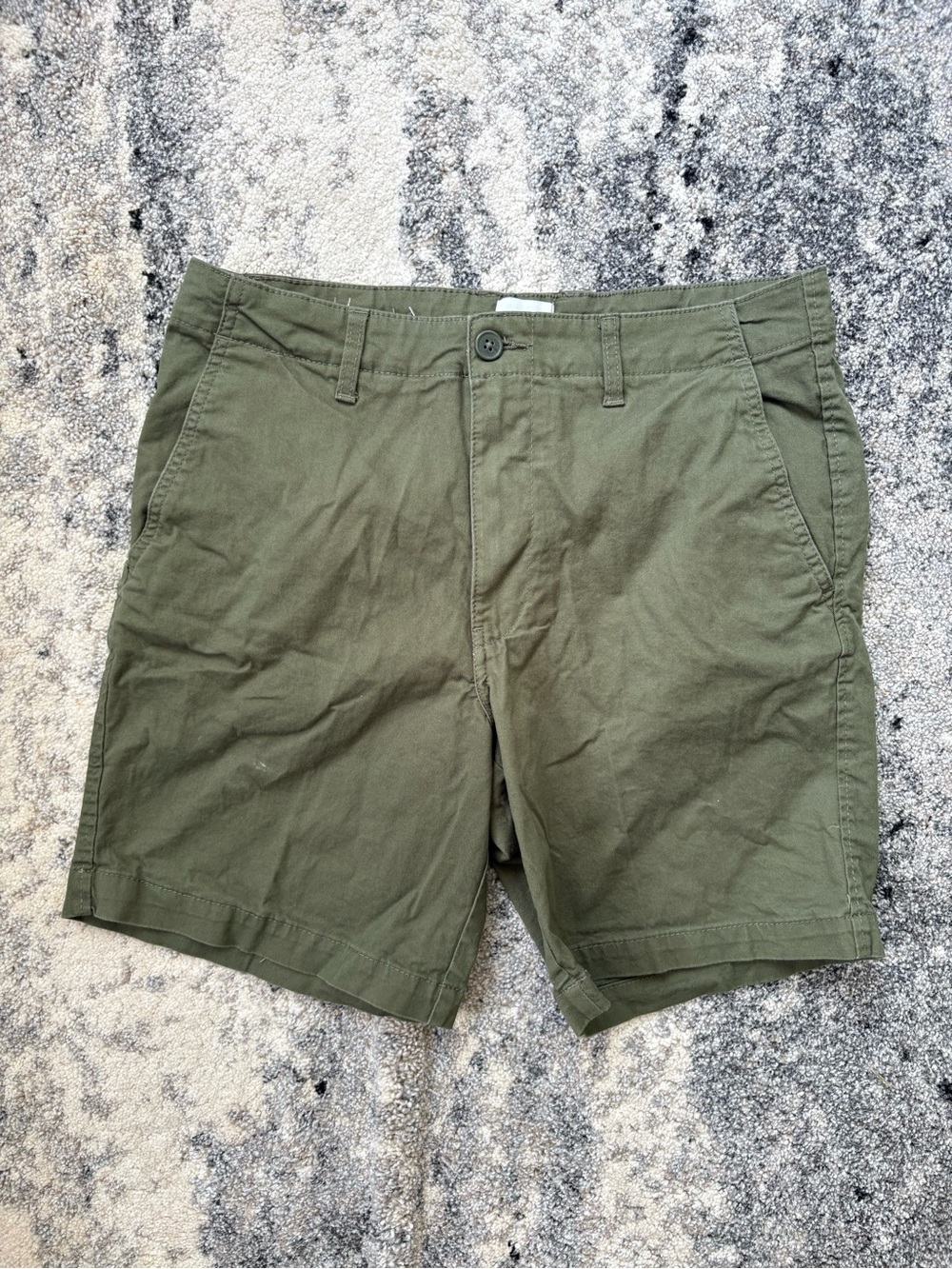 H&M Men's Olive Flat-Front Casual Shorts